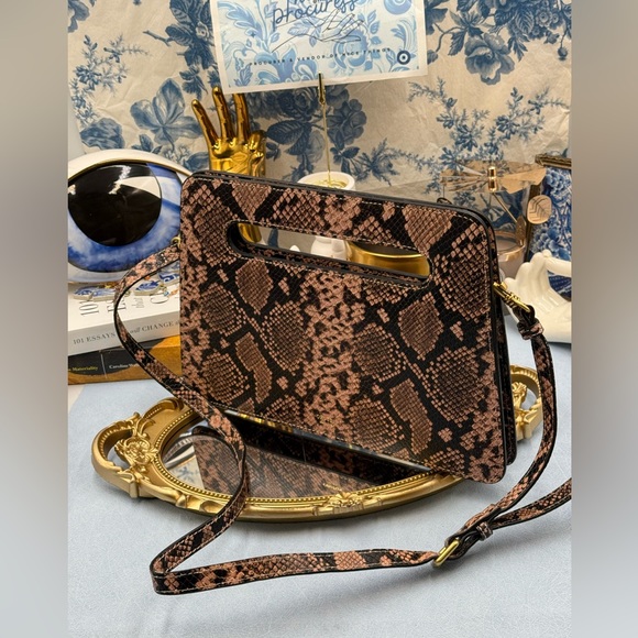 🆕 OROTON 🧿 NWOT Stella Texture Large Clutch, Sand Texture
